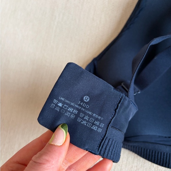 Lululemon Energy High Support Bra Size
34DD Color Navy Blue Like New
Condition - Picture 3 of 3
